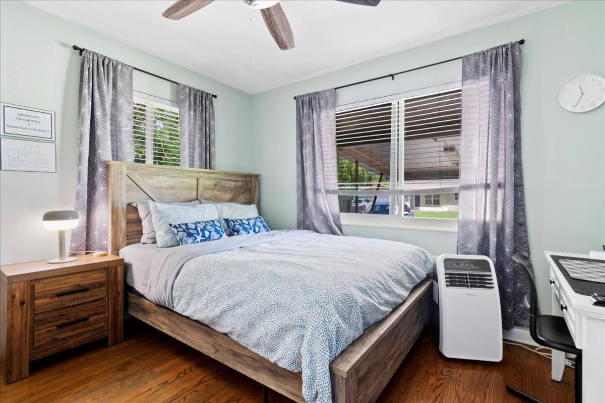 Guest house Egrets Den - Cozy With Centrally Located In Charming Oakland Park *